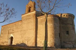 Ermita de tres naves dedicada al Cristo de la Moralejilla. / E. RUBIO