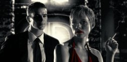 Josh Hartnett y Marley Shelton, en una escena de 'Sin City'./ EL NORTE