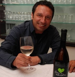 EL SUEÑO CUMPLIDO.  Eusebio Sacristán, con su blanco de La Seca. / ARGI