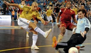 A semifinales pese a los árbitros