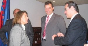 María Victoria San José, Javier Ubal y Pablo Toribio Gil, tras el solemne acto. ::                             L. SANCHO