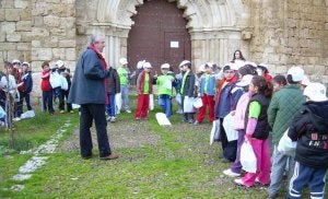 Alumnos del Padre Claret, el lunes en Villamuriel.
:: EL NORTE