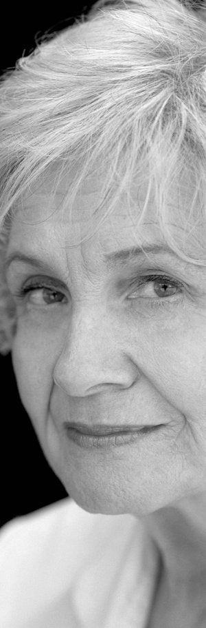 La escritora canadiense Alice Munro'. ::
EL NORTE