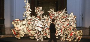 Una selección de las piezas de 'Coucou Bazar', de Jean Dubuffet, instaladas bajo la cúpula de Las Francesas. ::
HENAR SASTRE