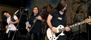 Los componentes del grupo abulense de rock, Dunedain, en uno de sus últimos conciertos. ::
RICARDO OTAZO