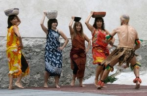 Uno de los grupos de danzas que participaron en esta edición de la Feria Intercultural. ::
M. RICO