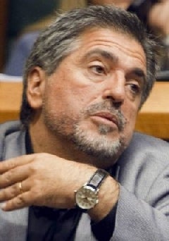 El PSOE intenta silenciar a Eguiguren