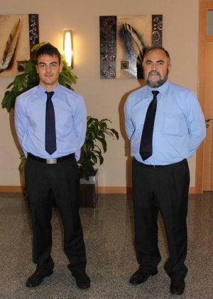 Evaristo de la Cruz, derecha, y Álvaro de la Cruz. ::
LUIS ANTONIO CURIEL