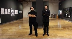 Diego Arenales, a la izquierda, y Víctor Hugo Gutiérrez, en el Centro Cultural Provincial, donde exponen sus obras. ::
MERCHE DE LA FUENTE