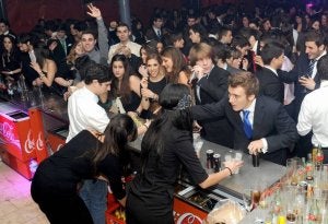 Nochevieja en el Foxá, última madrugada con humos. ::                             R. OTAZO