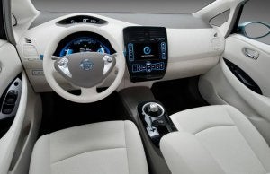 Interior del Nissan Leaf.