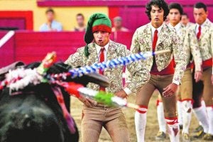 El toro por los cuernos