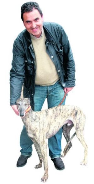 «Mi galgo y yo solemos andar 15 kilómetros todos los días»