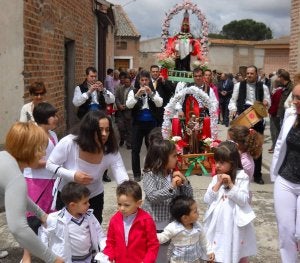 Procesión de San Antonio de Padua, en Villeguillo. ::
EL NORTE