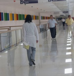UGT denuncia a la inspección las obras en los vestuarios del Hospital Río Hortega