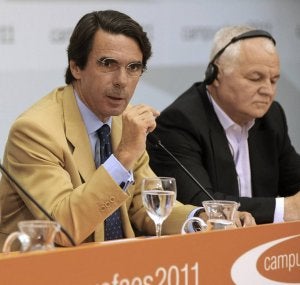 José María Aznar, ayer, durante la presentación del Campus de Verano de FAES. ::
DAVID MUDARRA / EFE
