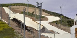 Obras para la construcción de la pista de esquí seco en el término municipal        de Villavieja, ahora paralizadas. ::                             FRAN JIMÉNEZ