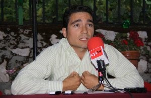 El cuellarano Javier Herrero se explica durante la convocatoria de ayer. ::
MÓNICA RICO