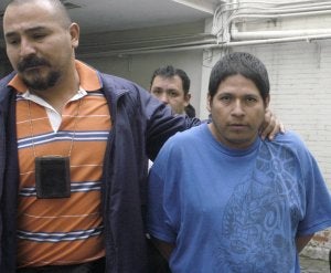 Jorge Antonio Iniestra, tras ser detenido por agentes de Policía en México D. F. ::
AP