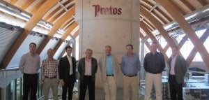 Rogers, acompañado por responsables de las bodegas Protos. ::
EL NORTE
