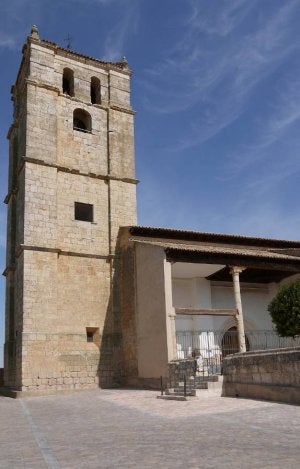 Torre de la iglesia parroquial de San Juan Bautista.