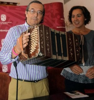 José Carlos Monsalve, con un acordeón. ::
ANTONIO DE TORRE