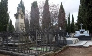 Busto de Natalio de Fuentes, empresario y exalcalde de Palencia, en el cementerio municipal de Nuestra Señora de los Ángeles.