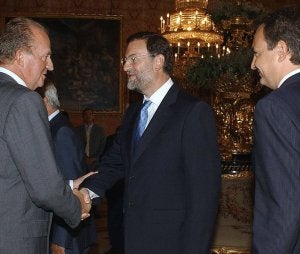 El Rey felicita a ambos líderes por el «buen clima de diálogo»