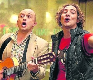 Bisbal canta con Txema. :: TELECINCO
