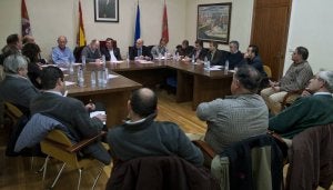 Reunión de los alcaldes con Jesús Julio Carnero, en Boecillo. ::
EL
NORTE