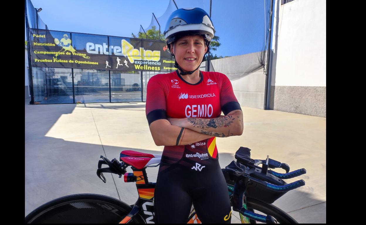 Nieves Gemio participa este fin de semana en el Campeonato de Europa de Triatlón Media Distancia en la categoría Grupos de Edad