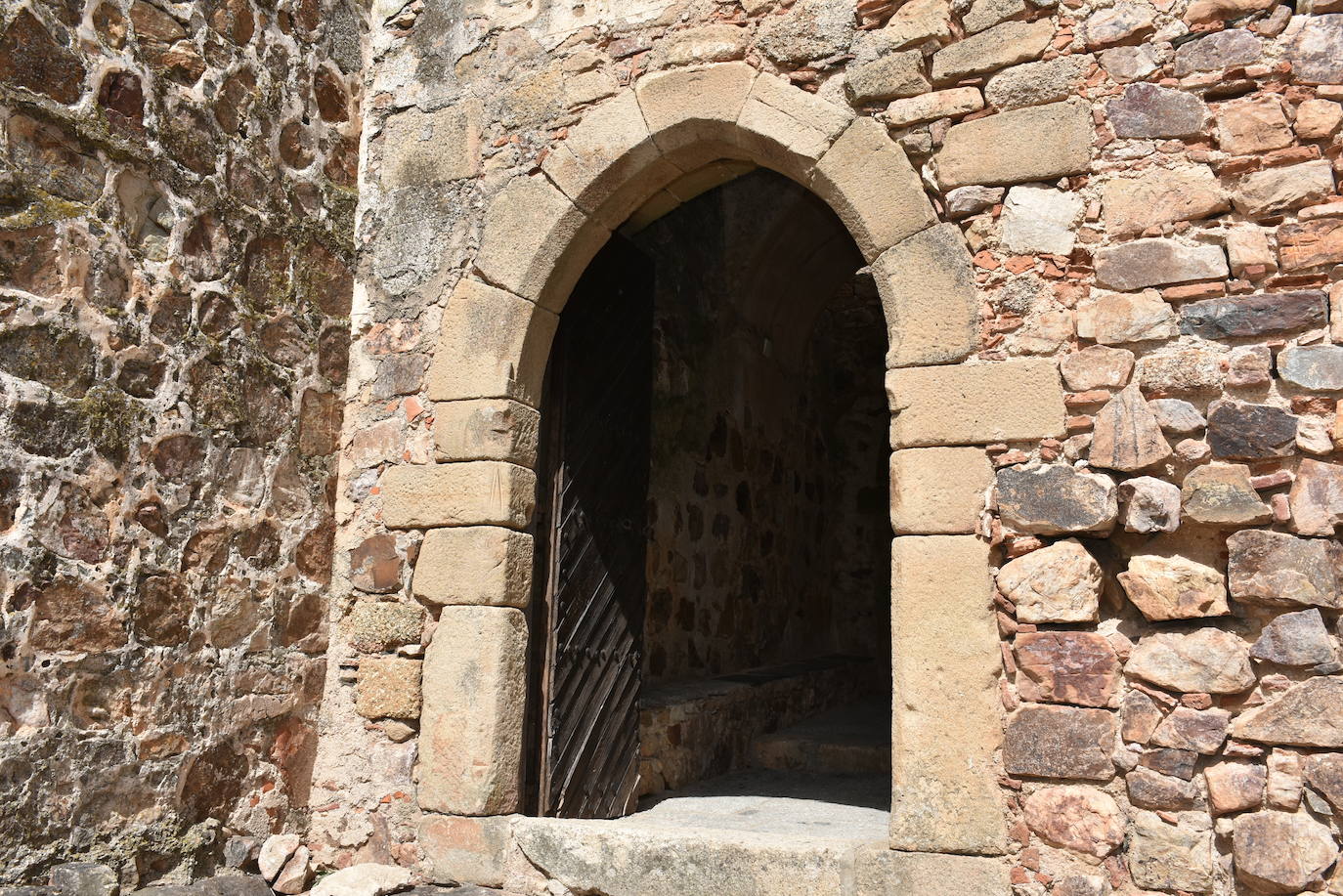 Puertas del Castillo de Luna