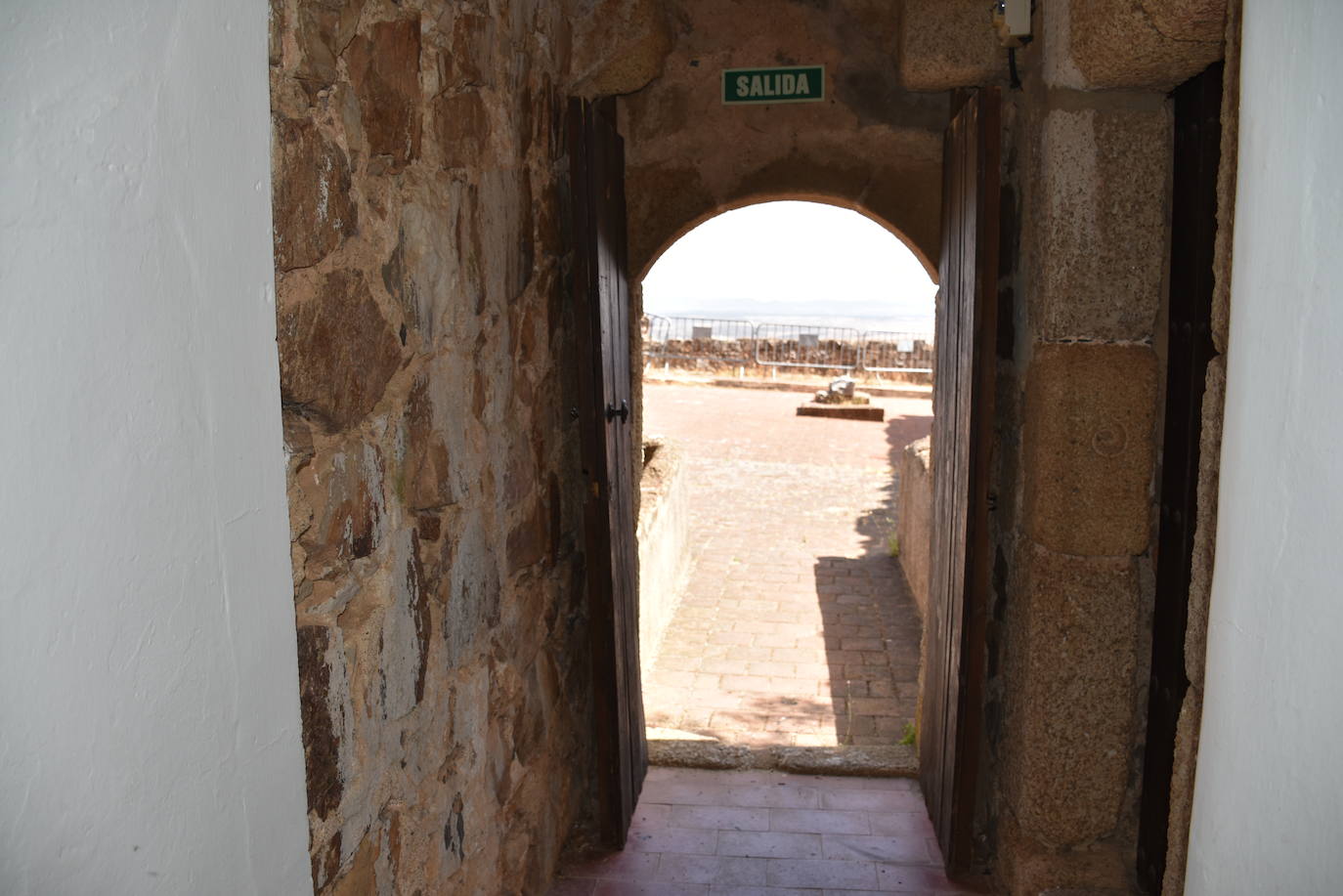 Puertas del Castillo de Luna
