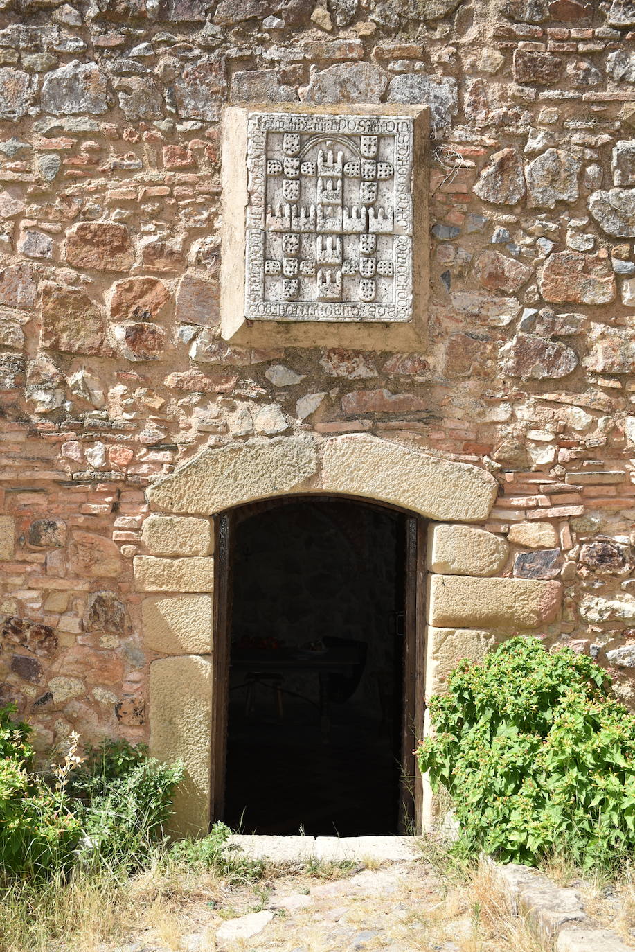 Puertas del Castillo de Luna