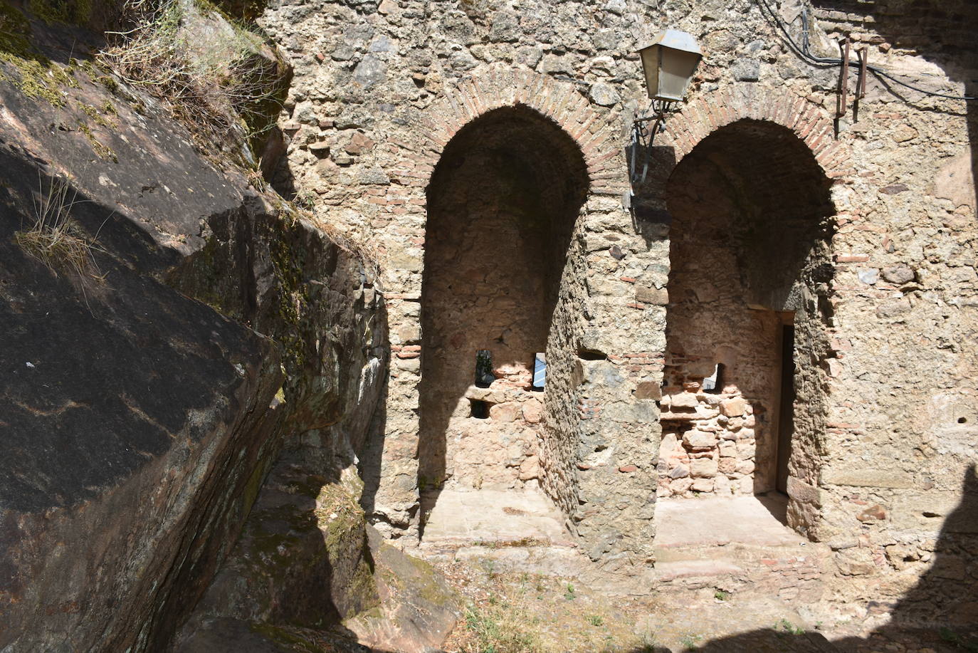 Puertas del Castillo de Luna