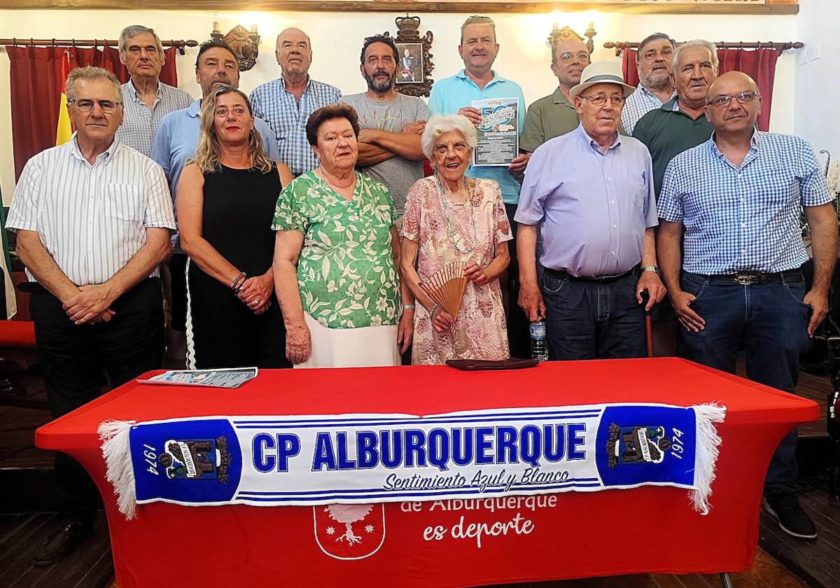 Directivos y familiares en la presentación