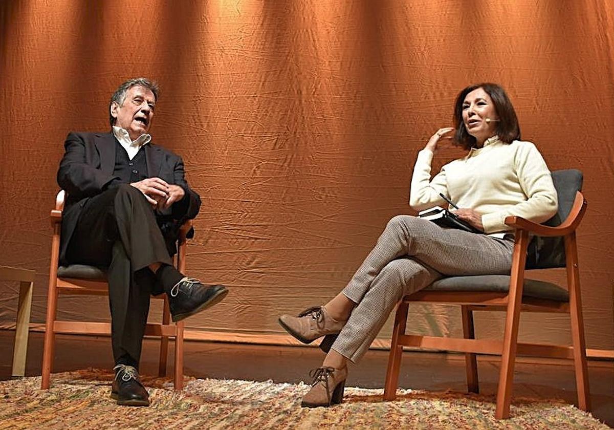 Isabel Gemio y Luis Landero encabezan la recogida de firmas pidiendo a Guardiola que reciba al alcalde