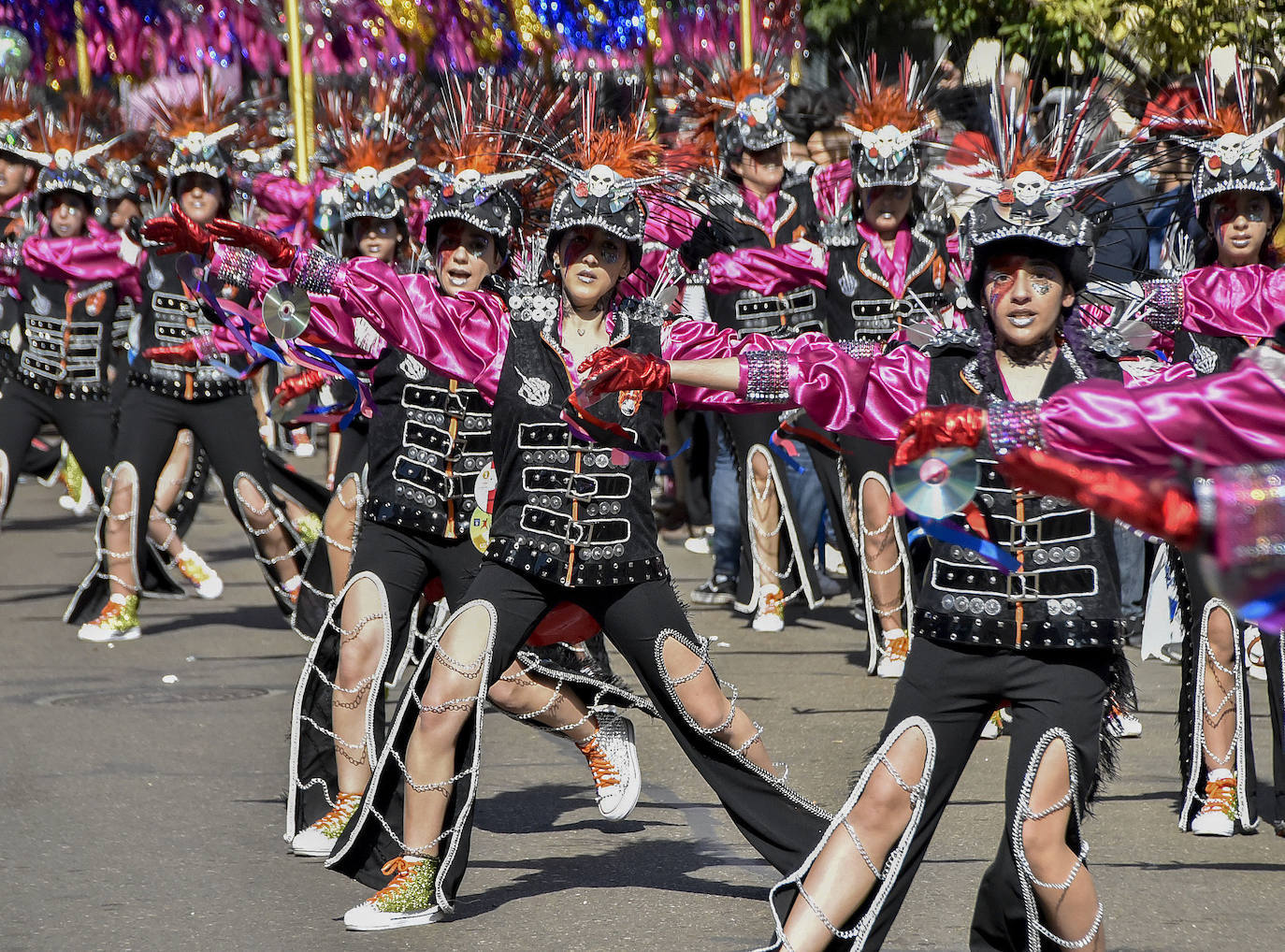 La Comparsa Stanmajaras luce esta tarde en el desfile del Carnaval de Badajoz