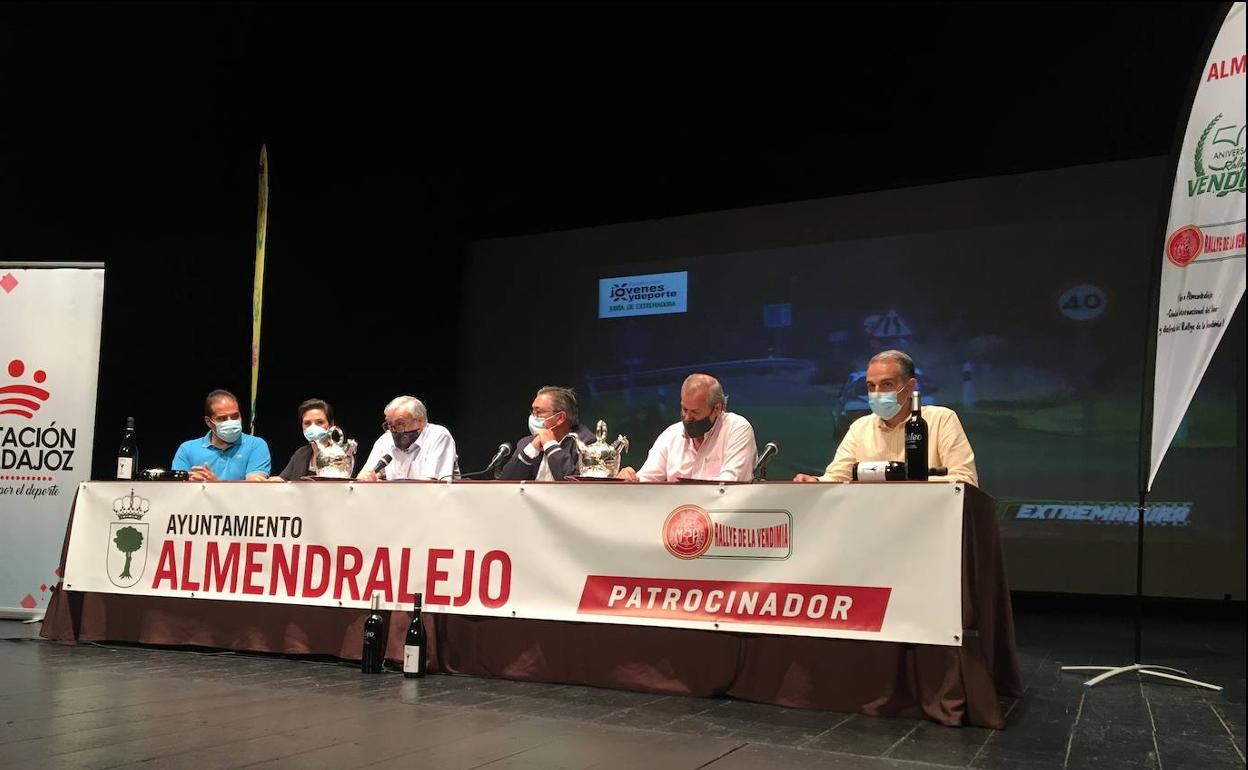 Un centenar de vehículos participan el sábado en el 50º Rallye de la Vendimia