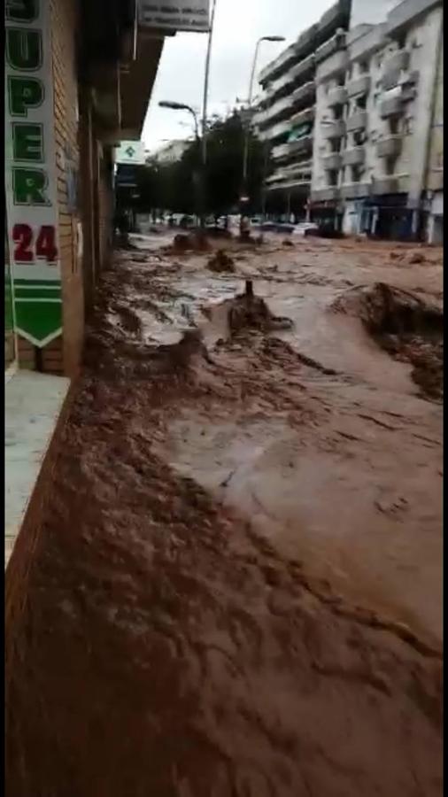 Las lluvias han provocado numerosos daños materiales en la ciudad. 