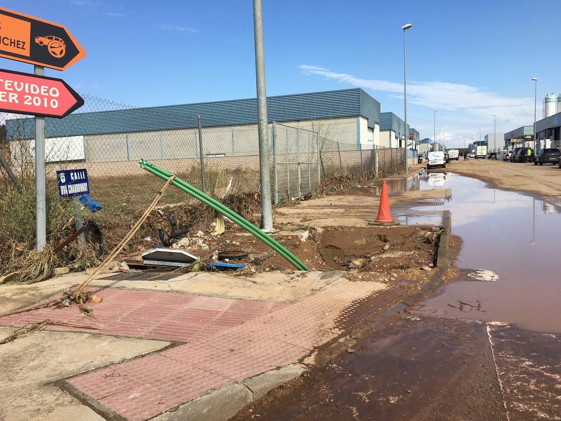 Muchos caminos han quedado afectados por las riadas.
