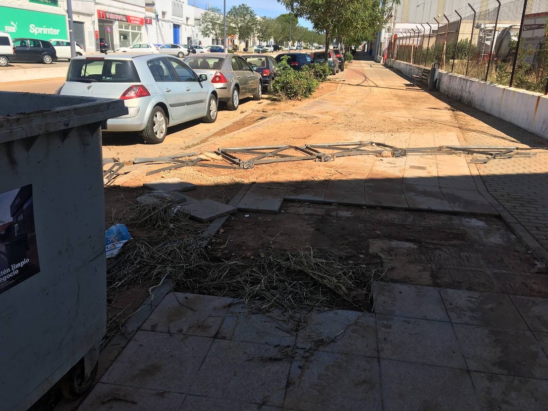Muchos caminos han quedado afectados por las riadas.