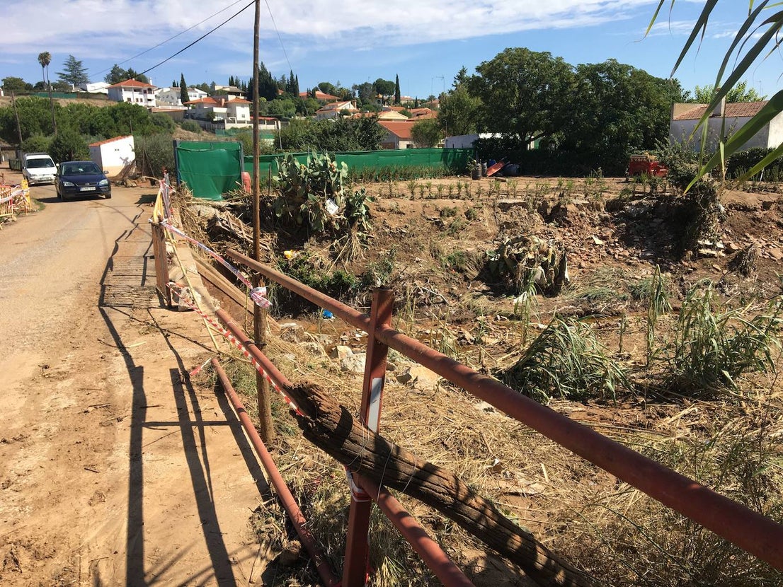 Muchos caminos han quedado afectados por las riadas.