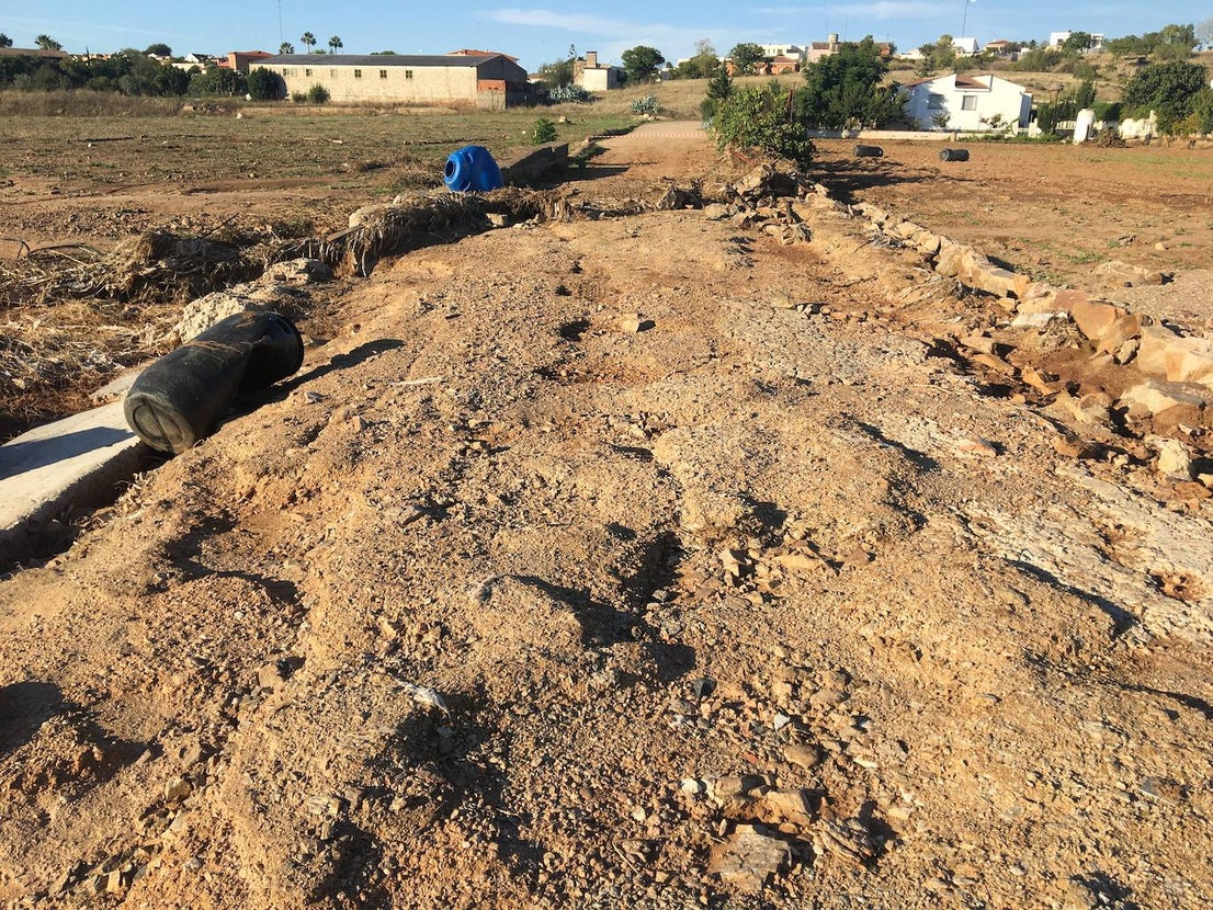 Muchos caminos han quedado afectados por las riadas.