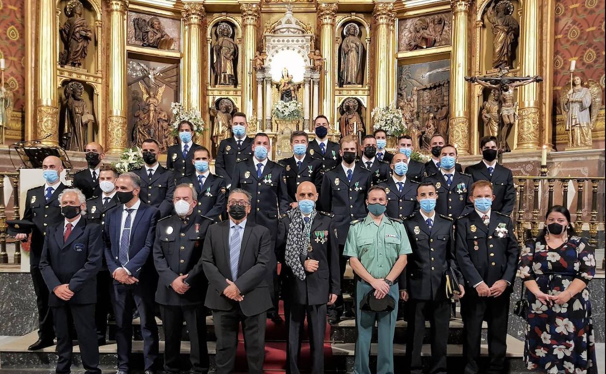 La Policía Nacional condecora a cuatro agentes de la Comisaría de Almendralejo