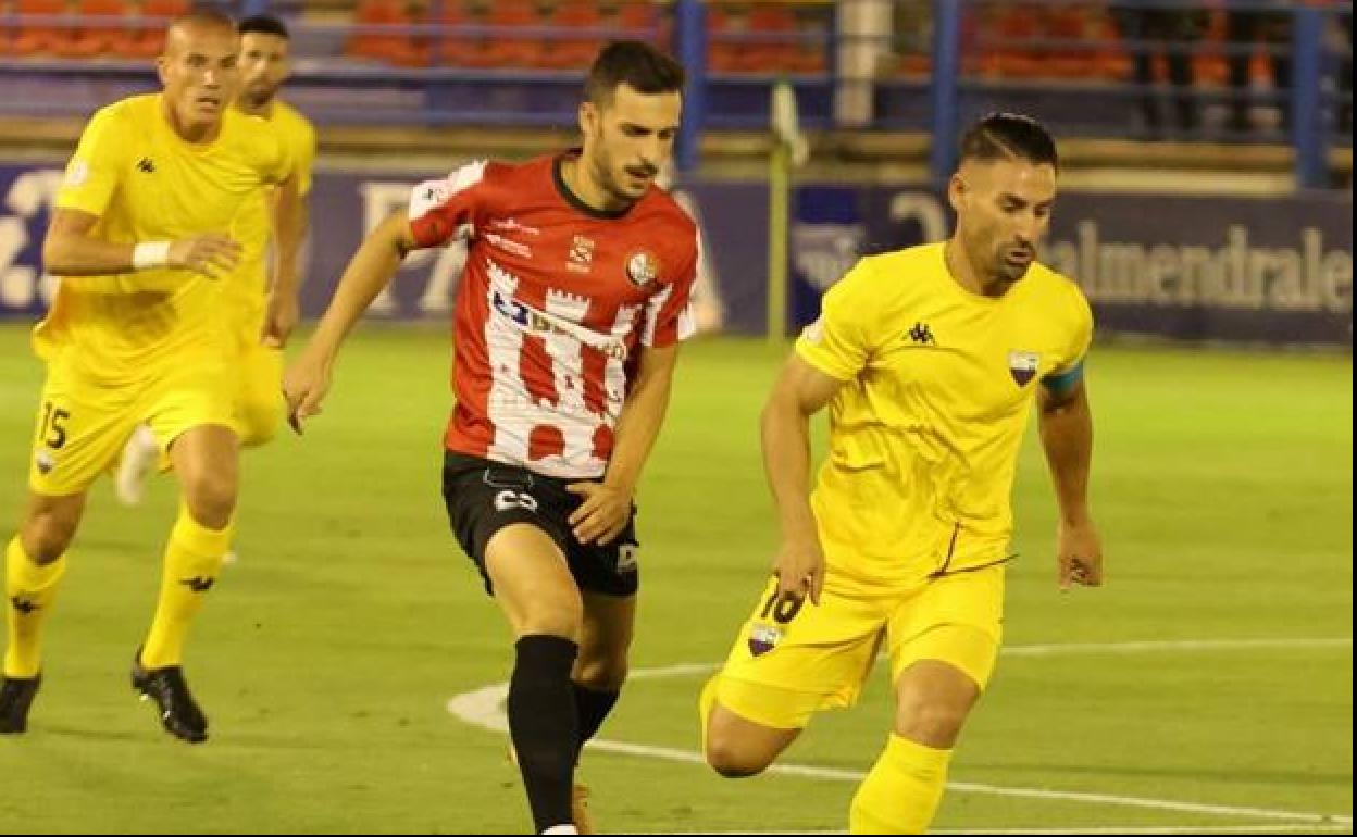 El capitán Kike Márquez en el partido ante la SD Logroñés en casa. 