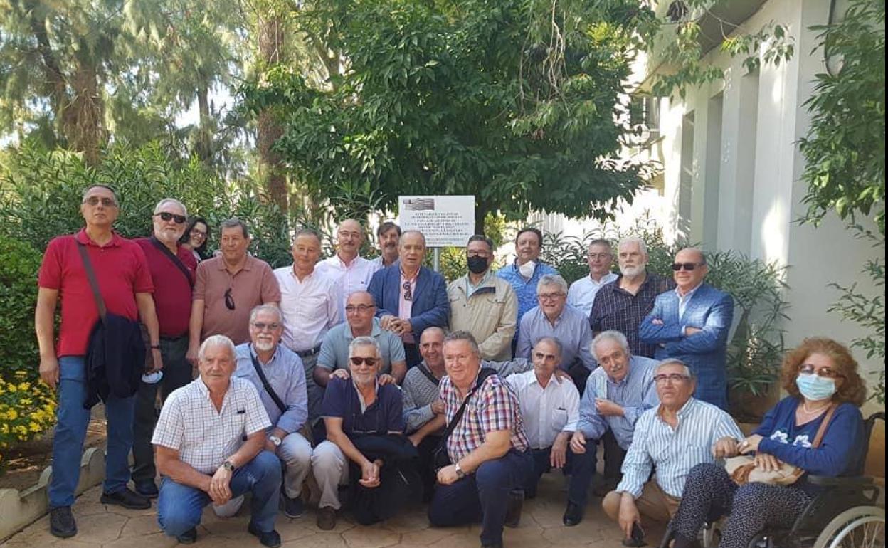 La placa ha sido colocada en un rincón del parque de La Piedad. 