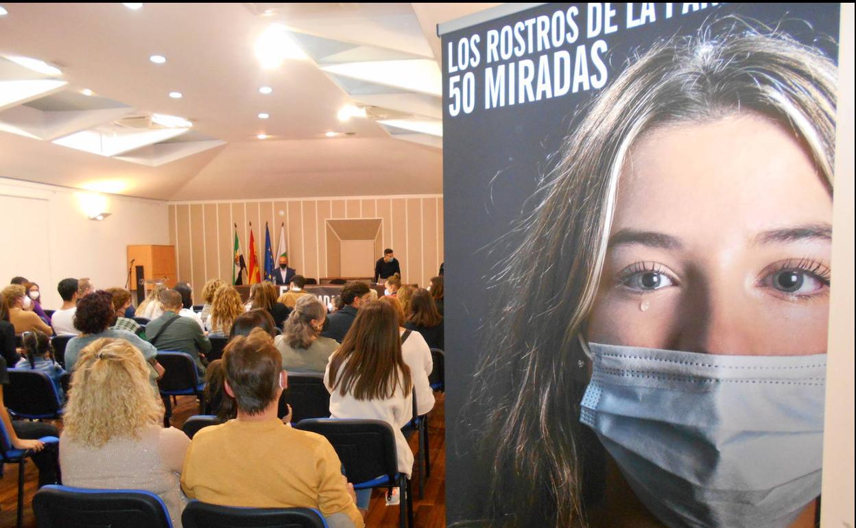 Una exposición busca reconocer el esfuerzo hecho por la comunidad educativa en pandemia