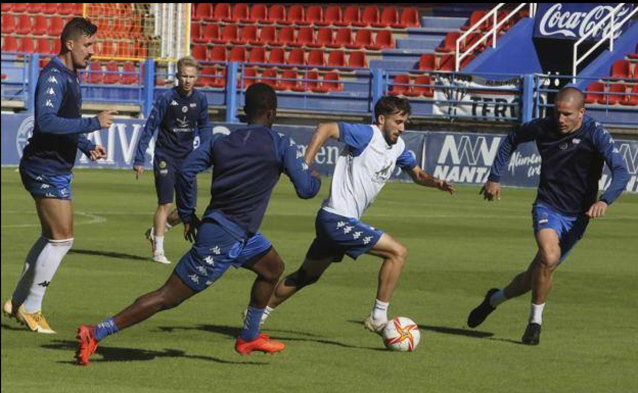 Los jugadores del Extremadura desconvocan la huelga y jugarán el domingo