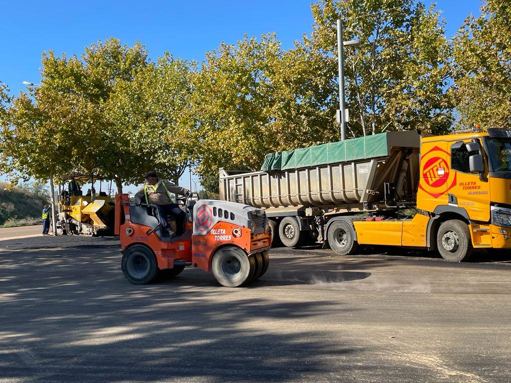 Las obras comenzaron ayer con la explanada del recinto ferial. 